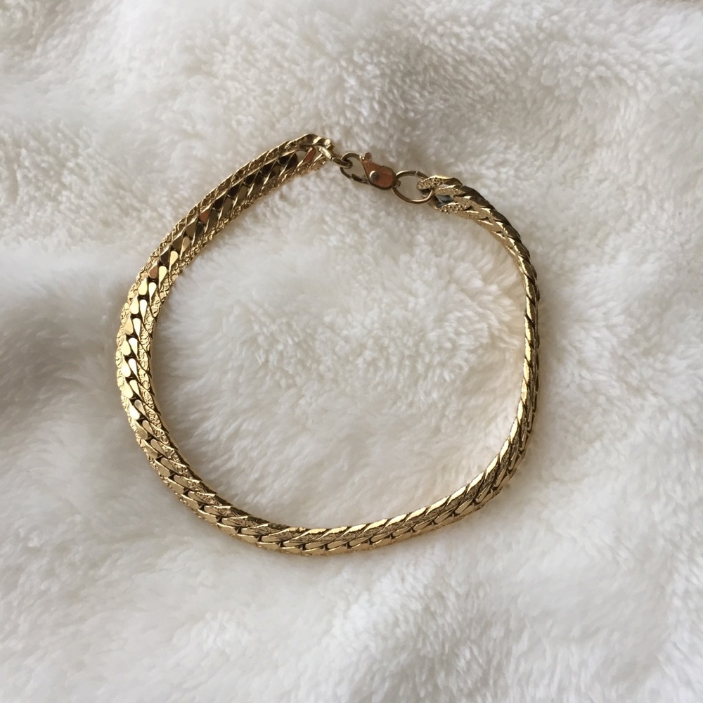 🌺 Goldtone Link Bracelet 🍃